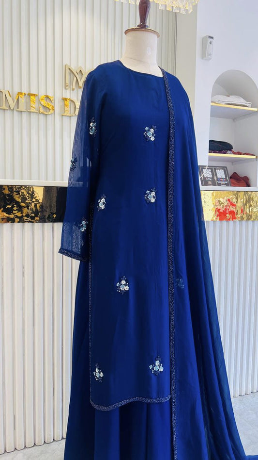 UMBRELLA CUT GOWN WITH SLITTED TOP - AMIS 10080