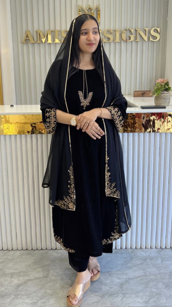 HAND WORKED VELVET SALWAR SET - AMIS 10110