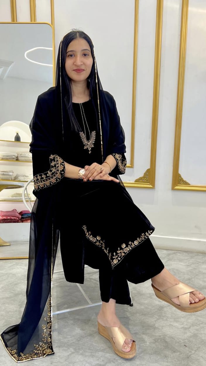 HAND WORKED VELVET SALWAR SET - AMIS 10110