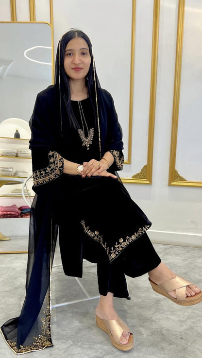 HAND WORKED VELVET SALWAR SET - AMIS 10110