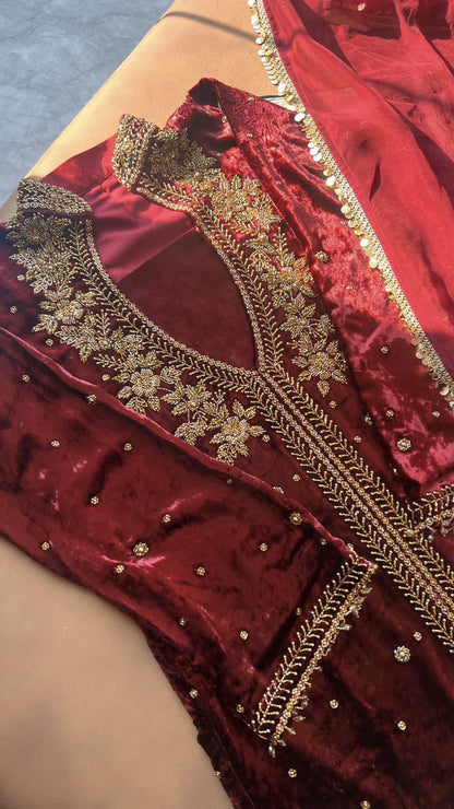 HEAVY HAND WORKED CHURIDAR SET - AMIS 10123