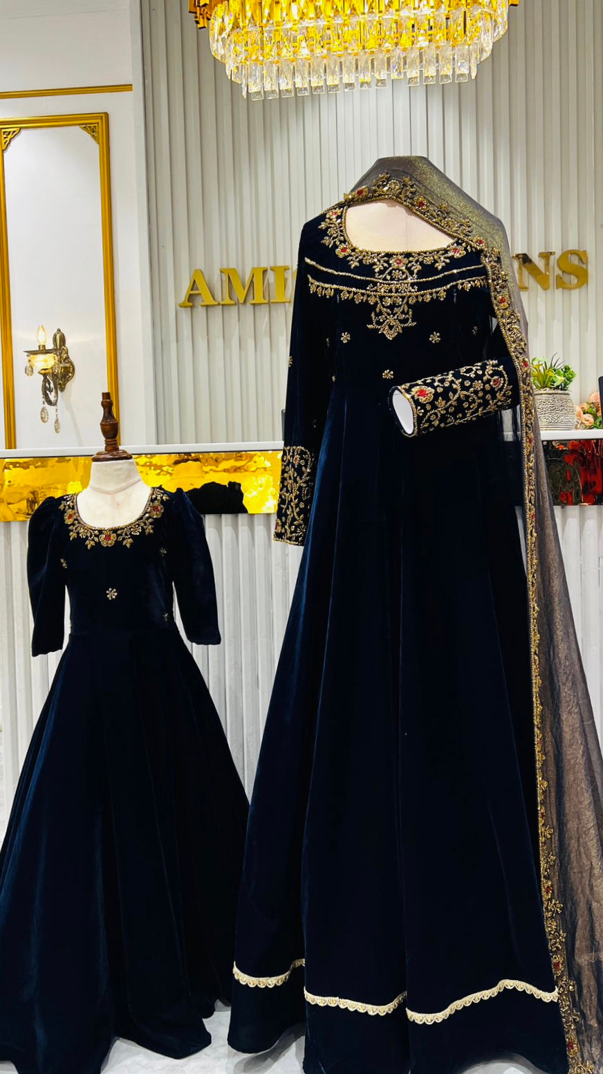 HEAVY HAND WORKED UMBRELLA CUT GOWN - AMIS 10122