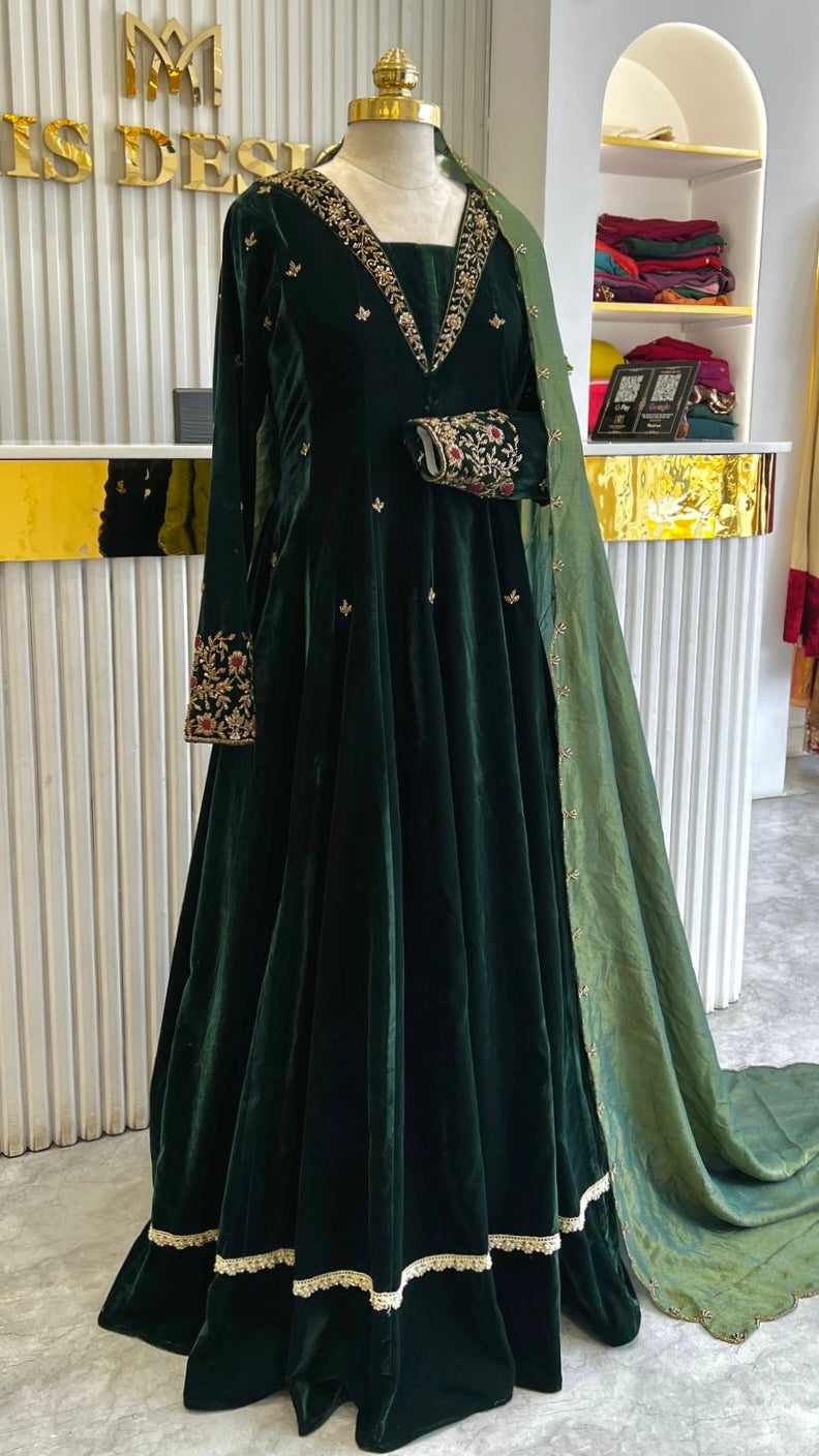 HEAVY HAND WORKED PANEL CUT GOWN - AMIS 10126